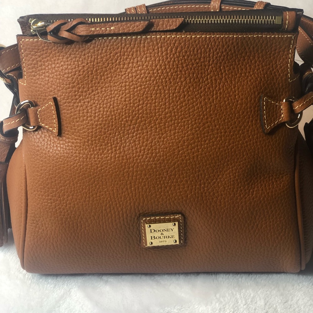 Dooney & Bourke Tassel Shoulder Bag🍹